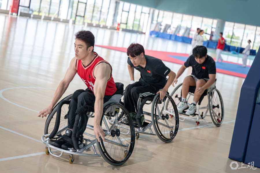 实现训练, 运动员的呼, 展开激烈的 实现训练, 运动员的呼, 展开激烈的