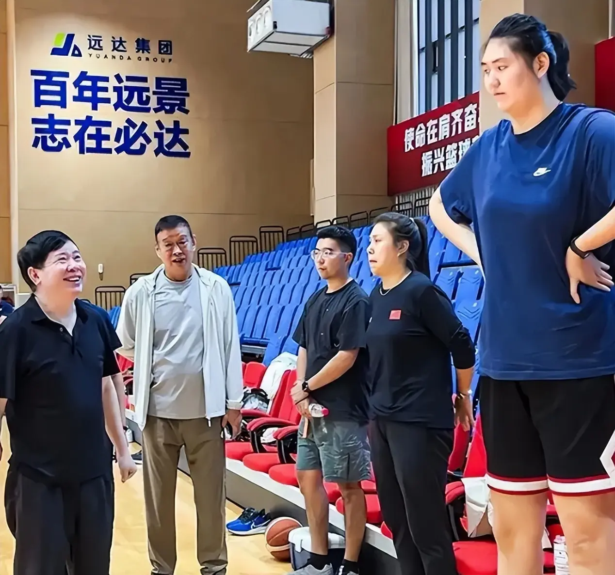 会的刘禹彤